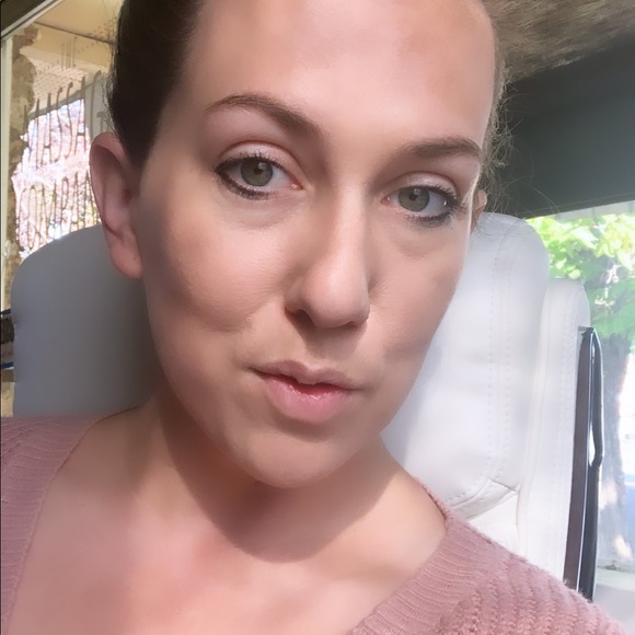 Meet your Posher, Angela - Picture 2 of 3